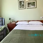 MOSCATEL Apartamento en Chalet con piscina compartida