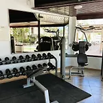 Beach Apartment With Pool & Gym
