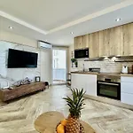 Clubrent - Magnificent Apartment, Bermudas Building