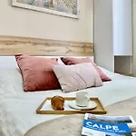 Clubrent - Magnificent Apartment, Bermudas Building