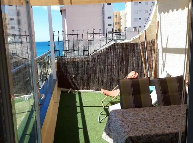 Ático con encanto, 50m de la playa, vista al mar, wifi fibra, gran terraza