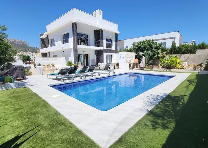 Villa En Pla Roig