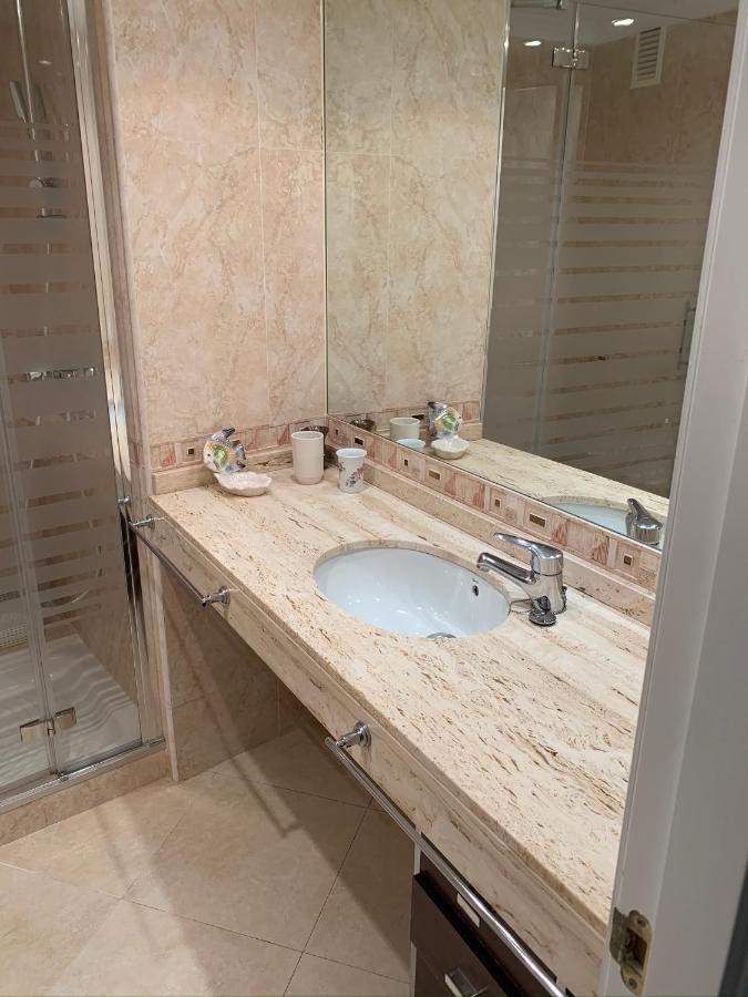 Service Apart Lazaro - Edificio Aguamarina 32 *