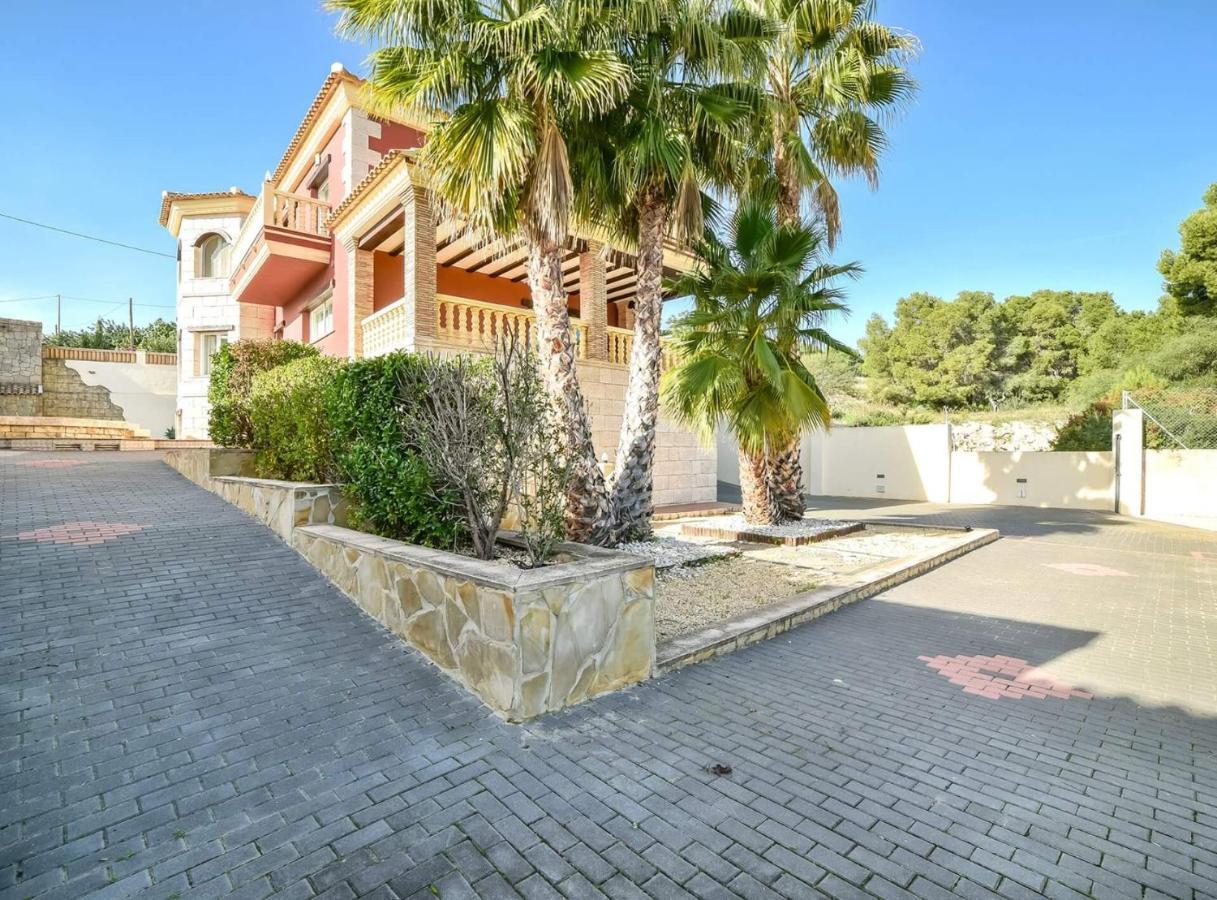 Alhambra Villa *