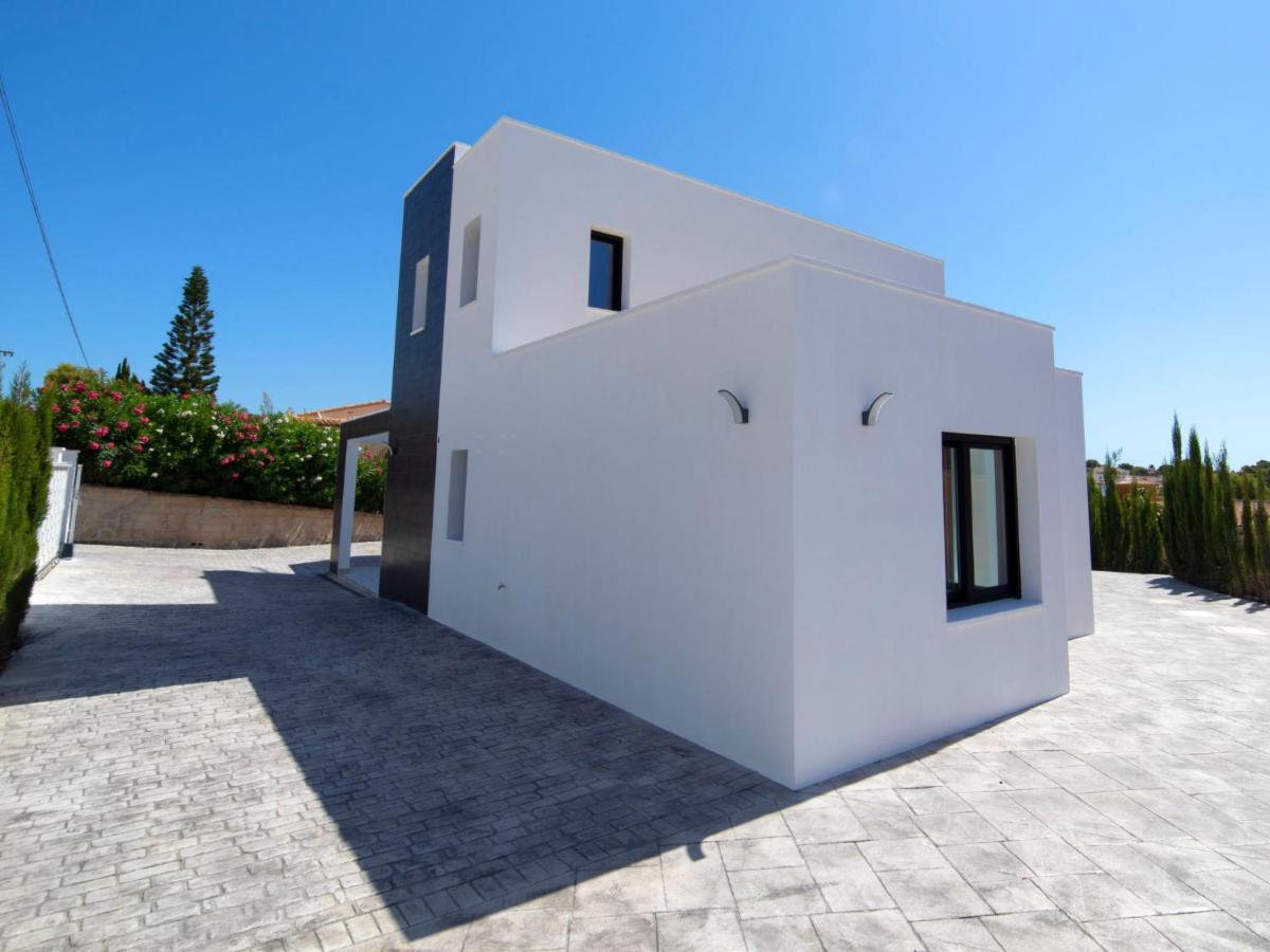 Costeres Villa *