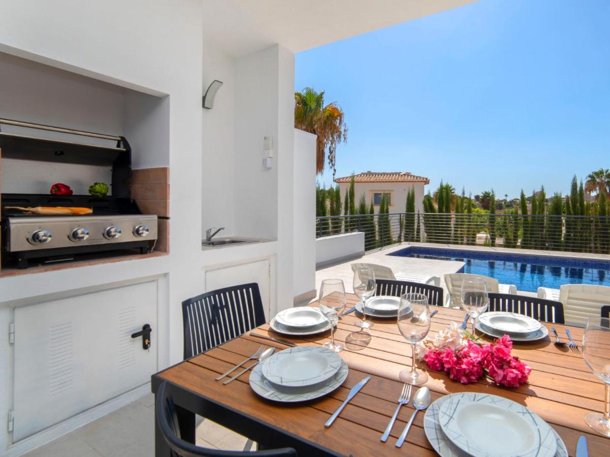 Costeres Villa *