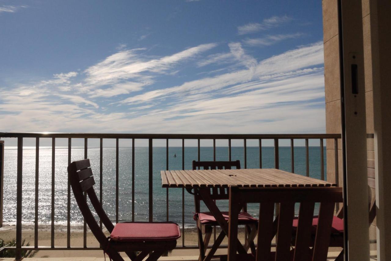 Apartamento Frente Al Mar En Con Parking 4 Personas *