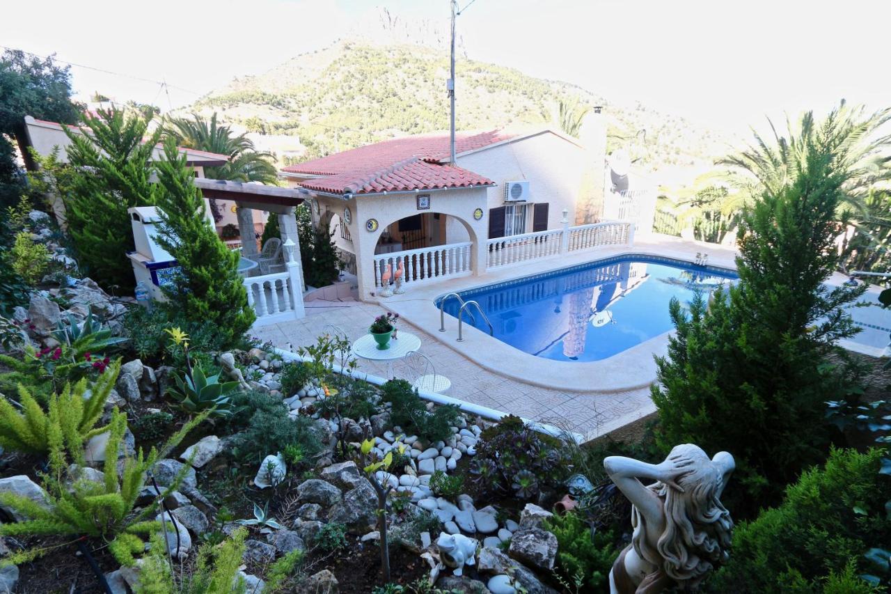 In Maryvilla Villa *