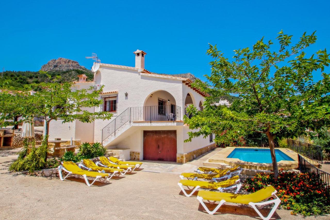 Laura-28a - Traditionally Furnished Detached With Peaceful Surroundings In Villa *