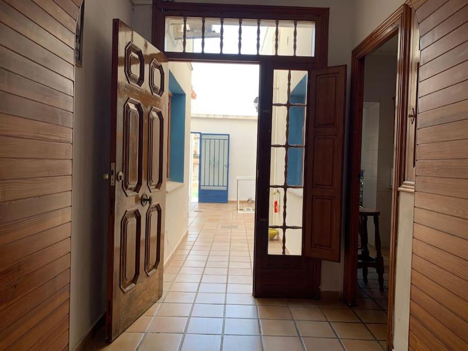 Ca Corrales: En La Playa, Pero En El Pueblo Сasa de vacaciones *
