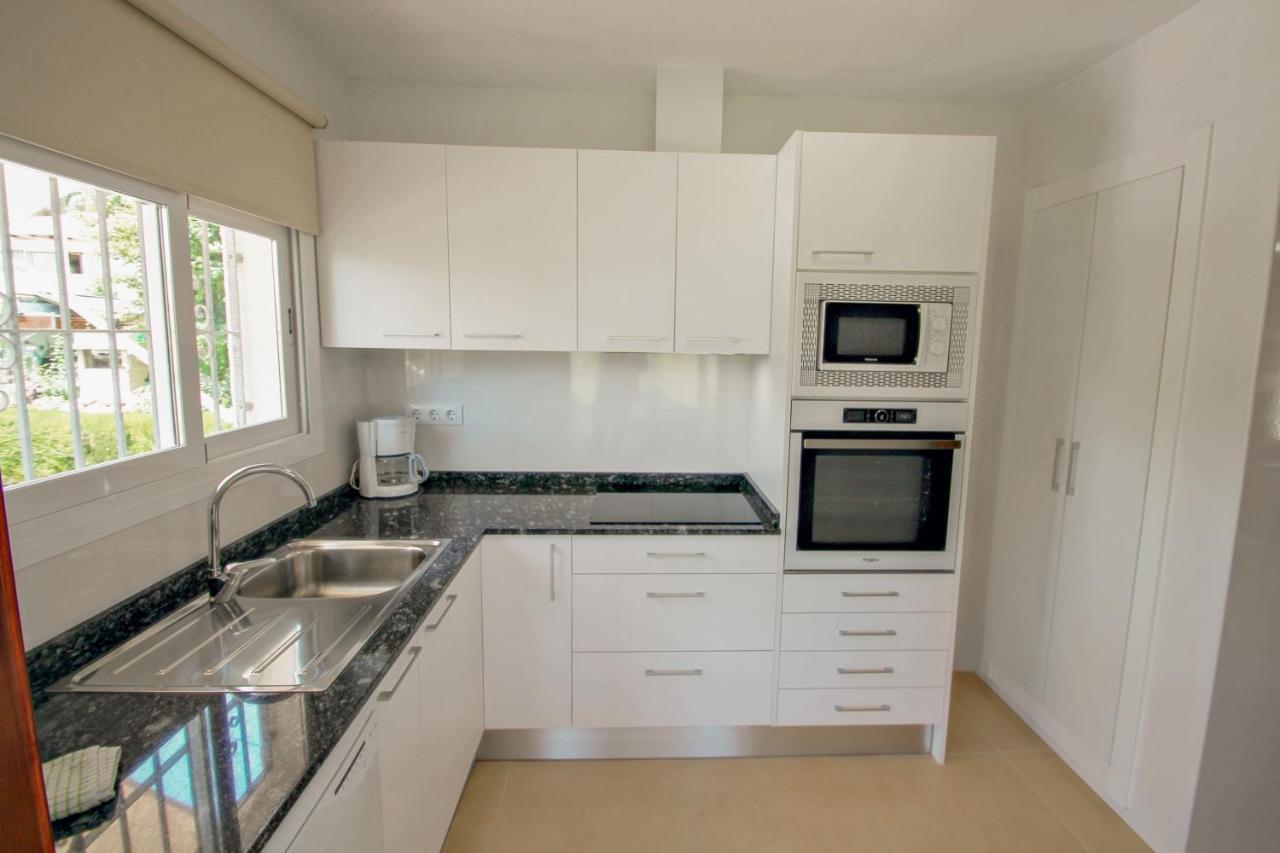 Tere - With Private Swimming Pool In