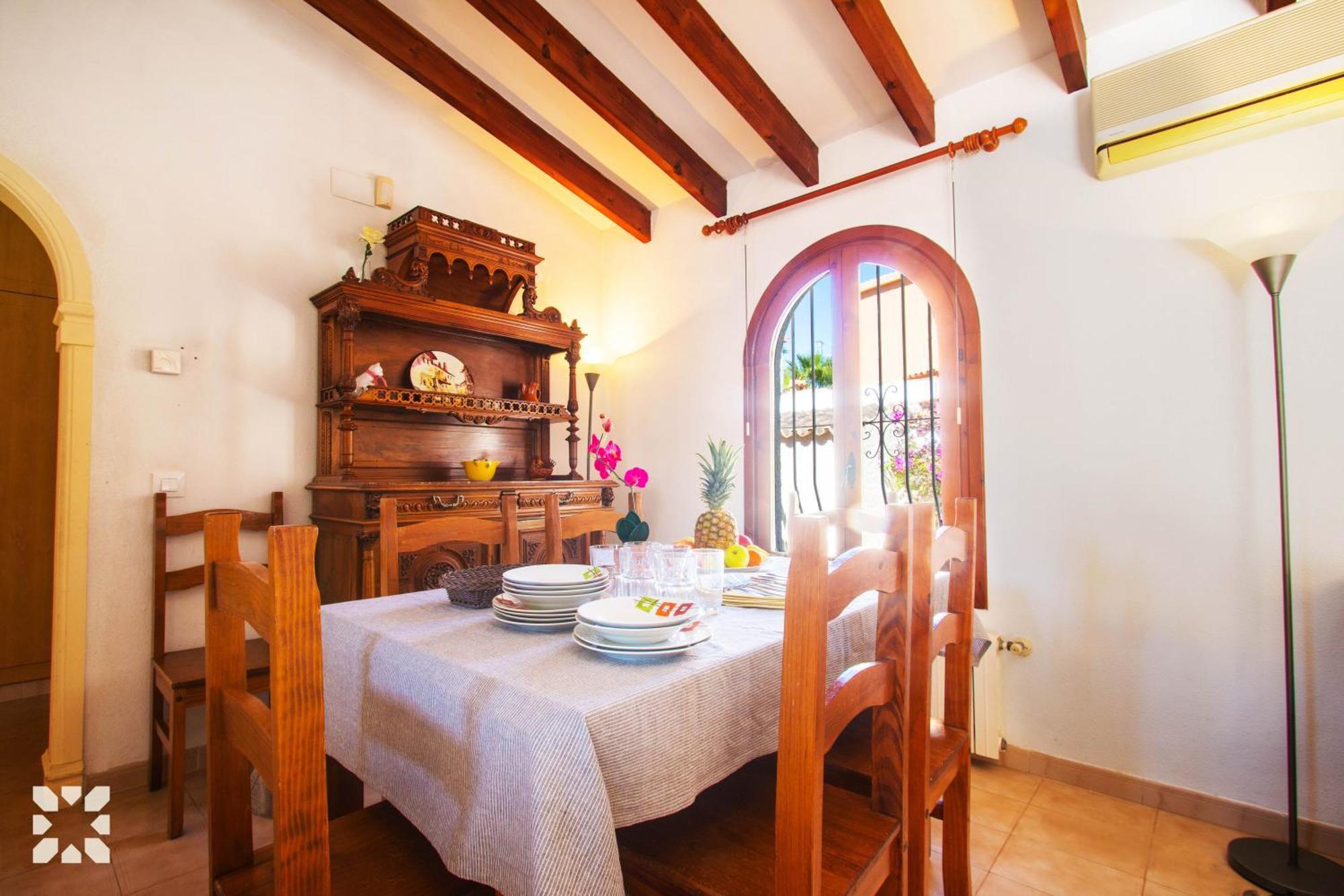 Abahana Luna Villa *