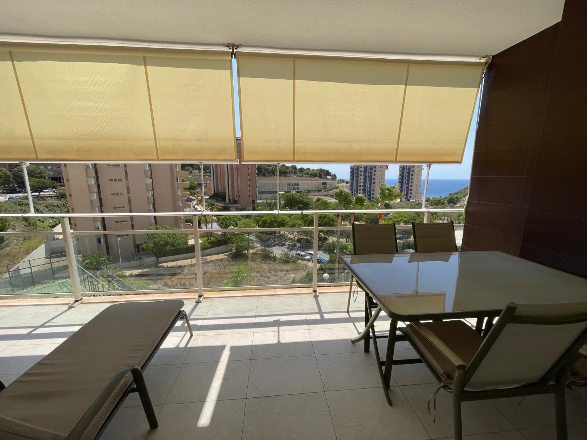 En Apartment *