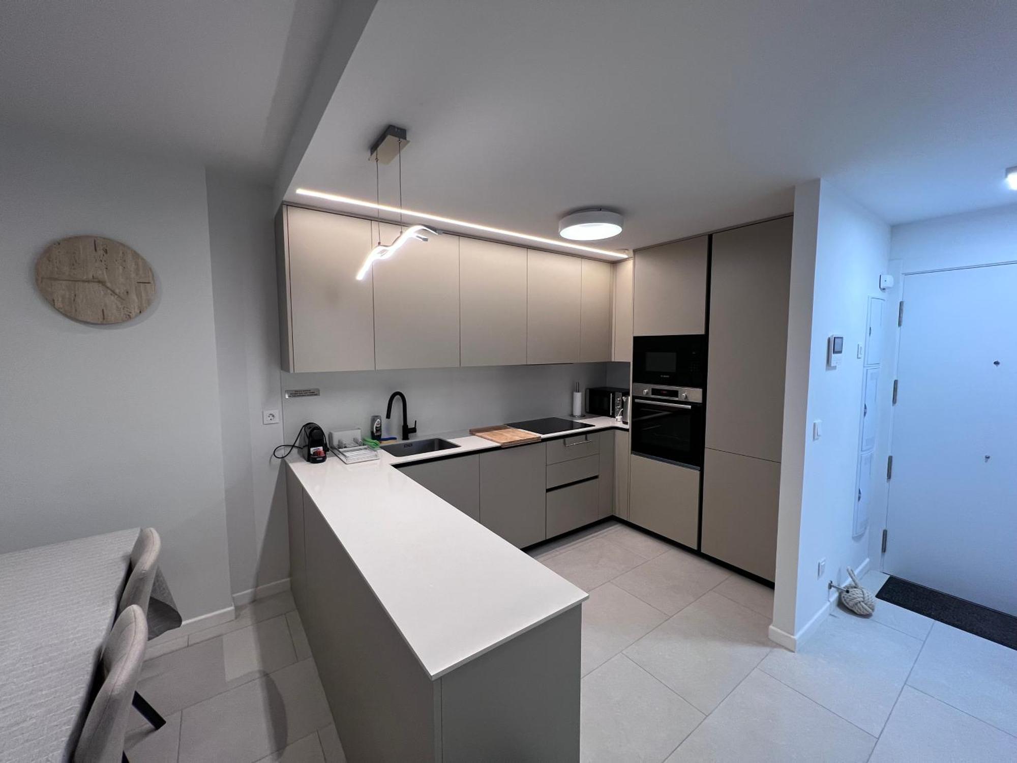 Silver Tower 5b