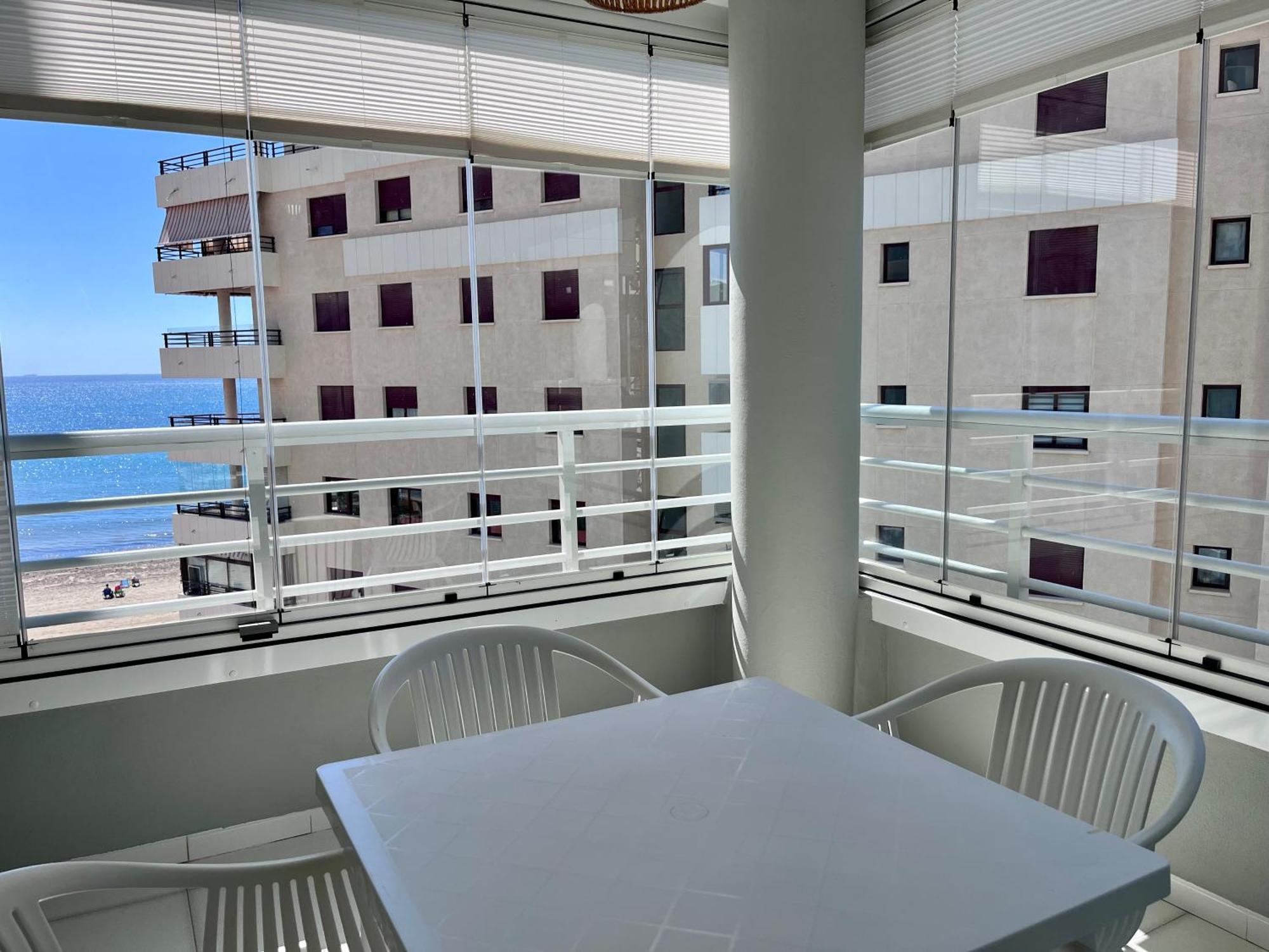 Modern On The With Pool Apartamento