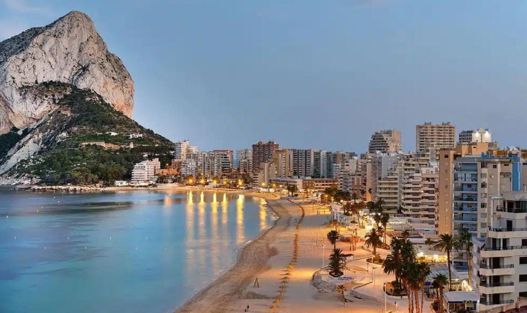 Premium Beachfront Apolo Xiv Apartment