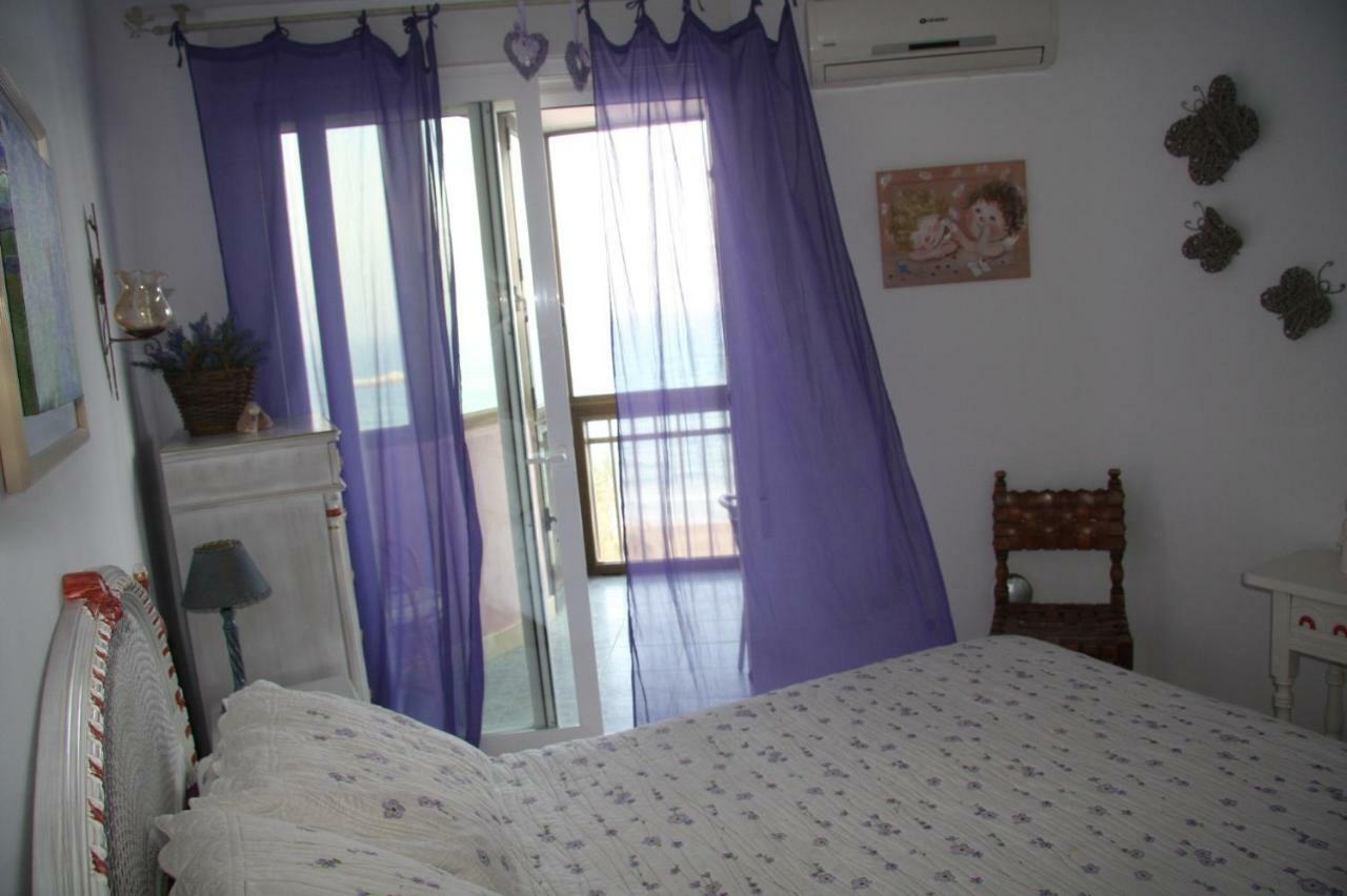 Primera Linea De Playa Con Garaje Apartamento