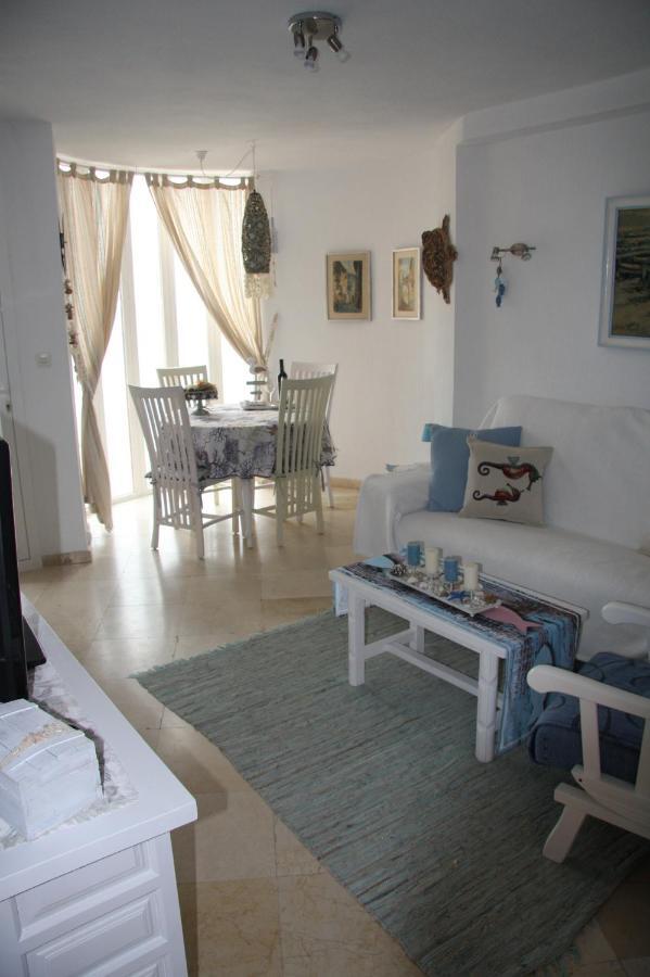 Primera Linea De Playa Con Garaje Apartamento