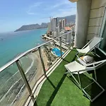 Primera linea vistas piscina y parking