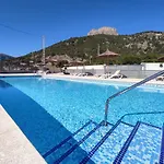 Precioso Bungalow Luminoso Con Piscina Y Terraza.