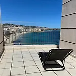 Mesana 102 / Penthouse