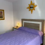 Villa Con Piscina, Soleada, Tranquila Y Centrica