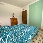 Villa Con Piscina, Soleada, Tranquila Y Centrica