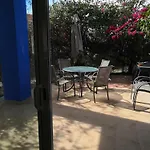 Apartamento Con Patio Y Salida A La Piscina.