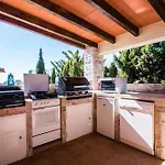 Abahana Villas Airlie