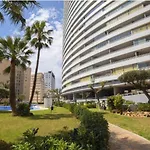 Apartamento de 2 dormitorios con vistas mar en edificio Apolo XIV