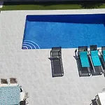 Villa En Pla Roig