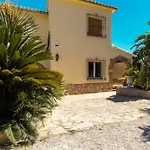 Ref 147) Villa Calpe 10 Persons