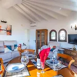 Spanish Style-Villa, Heated Pool & Sea View