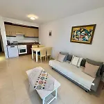 Apartment With Sea View Pool & Private Parking