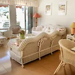 Sea Views Luxury Apartment - Corallo 1 Minute From The Beach