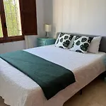 Apartamento Con Jardin Piscina Y Parking