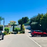 Casa De Familia