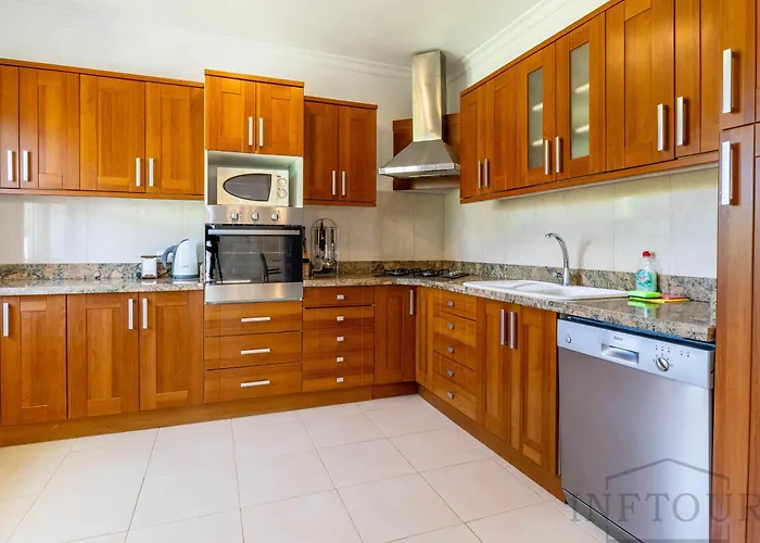 Inftour La Fustera Villa