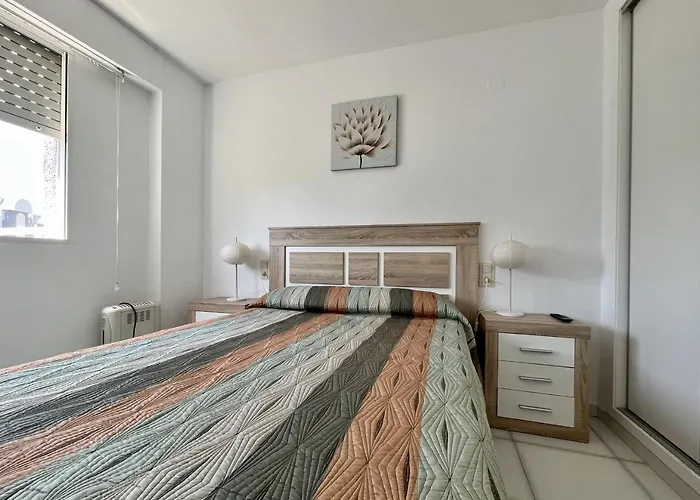 Primera Linea Con Piscina En Calpe