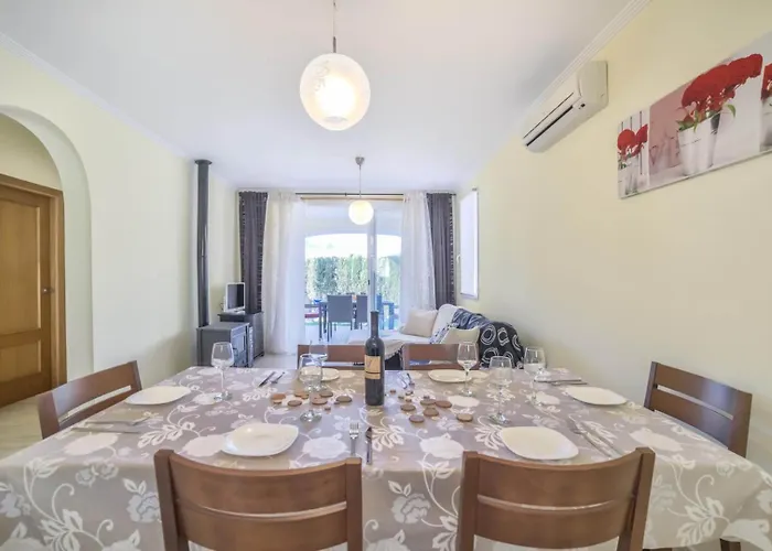 Bungalow Rosa - Plusholidays