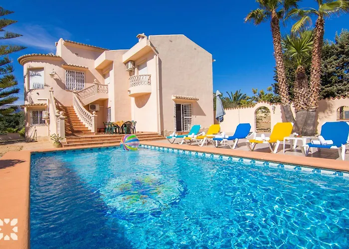 Villa Luna Feliz By Abahana Villas