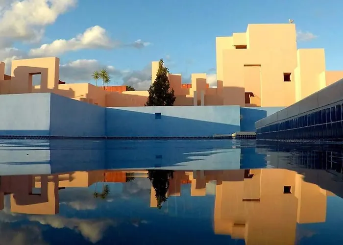 La Muralla Roja