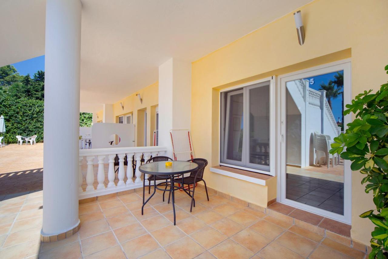 Carrio Sol - Monty's Apartment