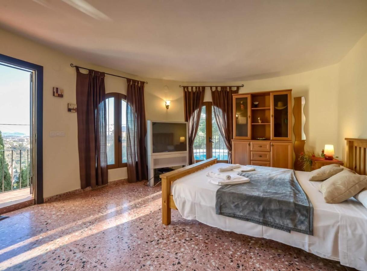 Borneo - Plusholidays Villa Calpe