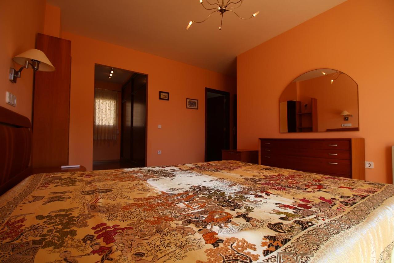 Elvira Manzanera-calpe Villa *
