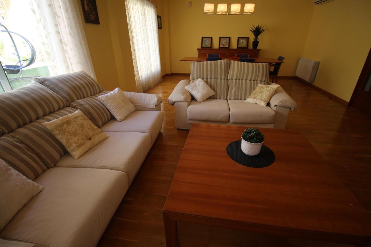 Elvira Manzanera-calpe Villa *