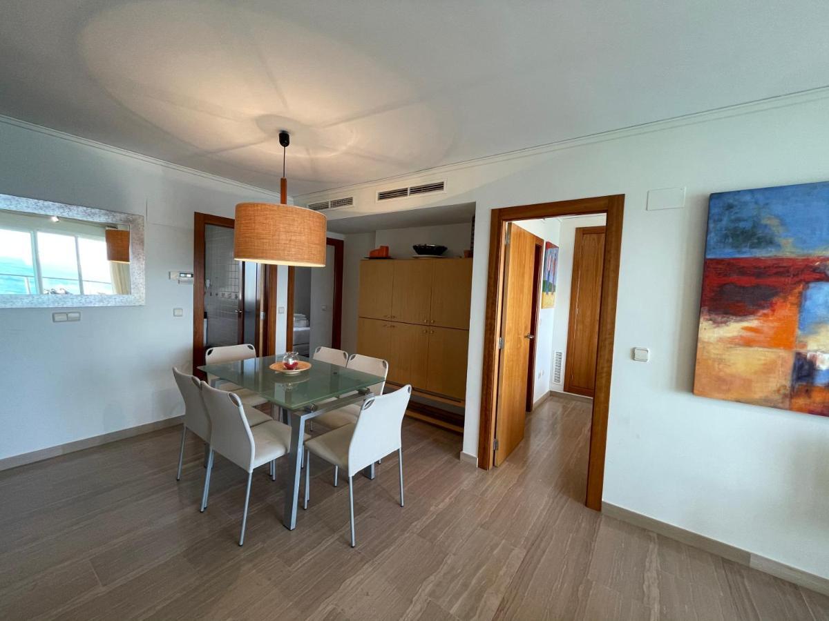 Clp - Front, Pool View And Parking *
