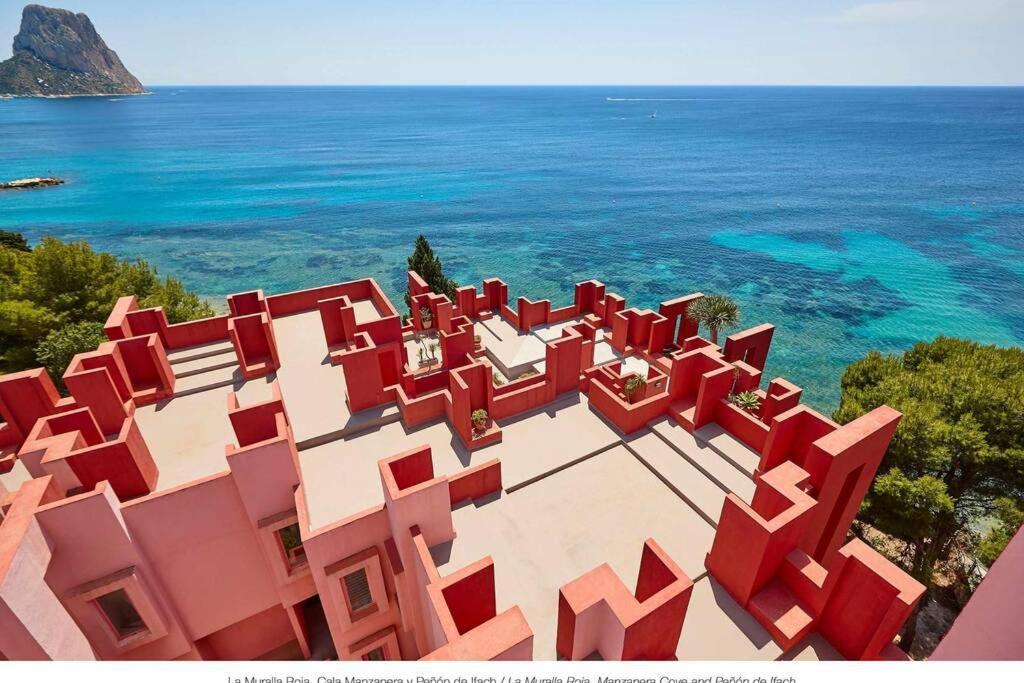 Precioso En La Muralla Roja - 0221