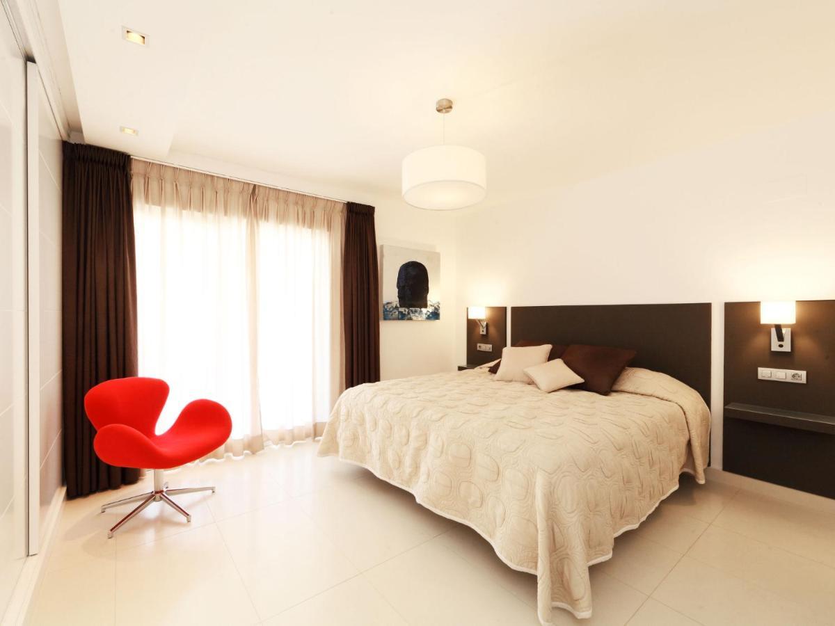 Esmeralda-1 By Interhome