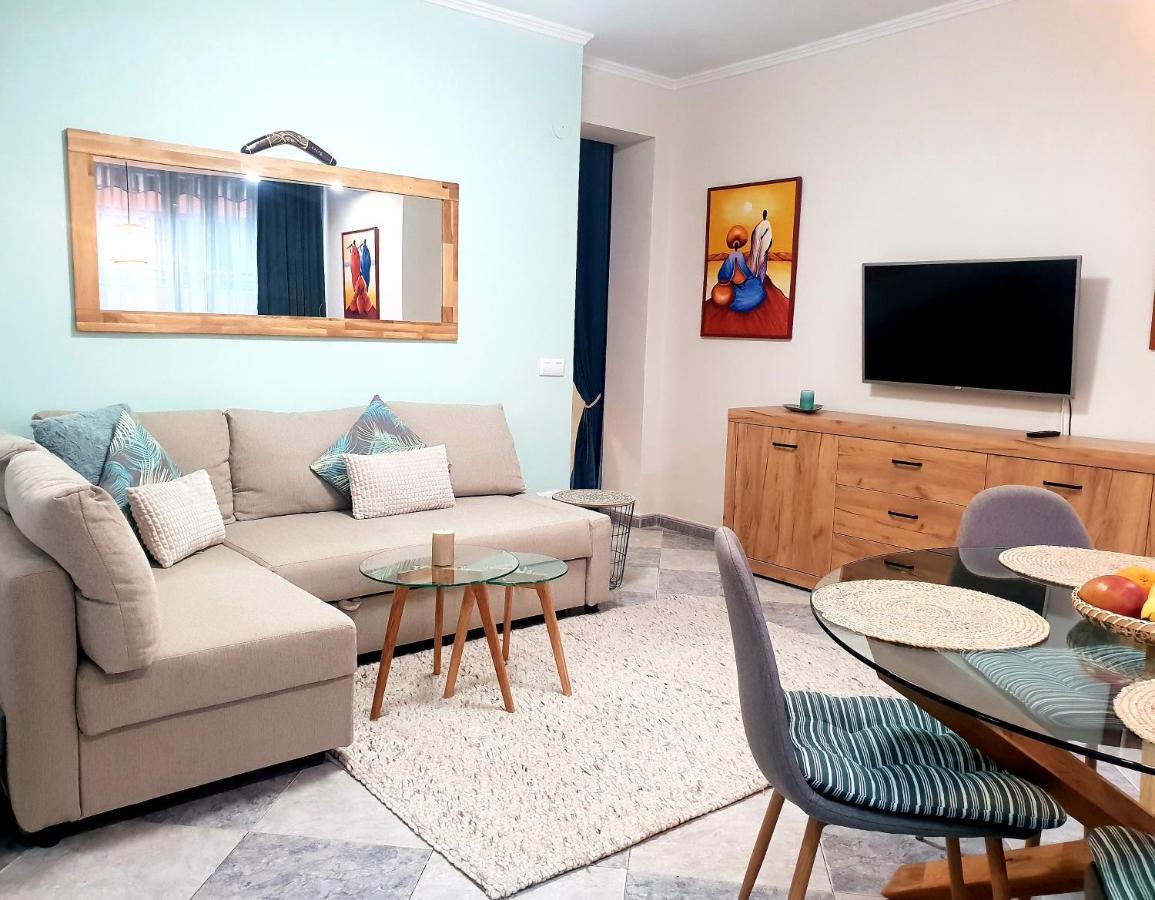 Apartamento By The